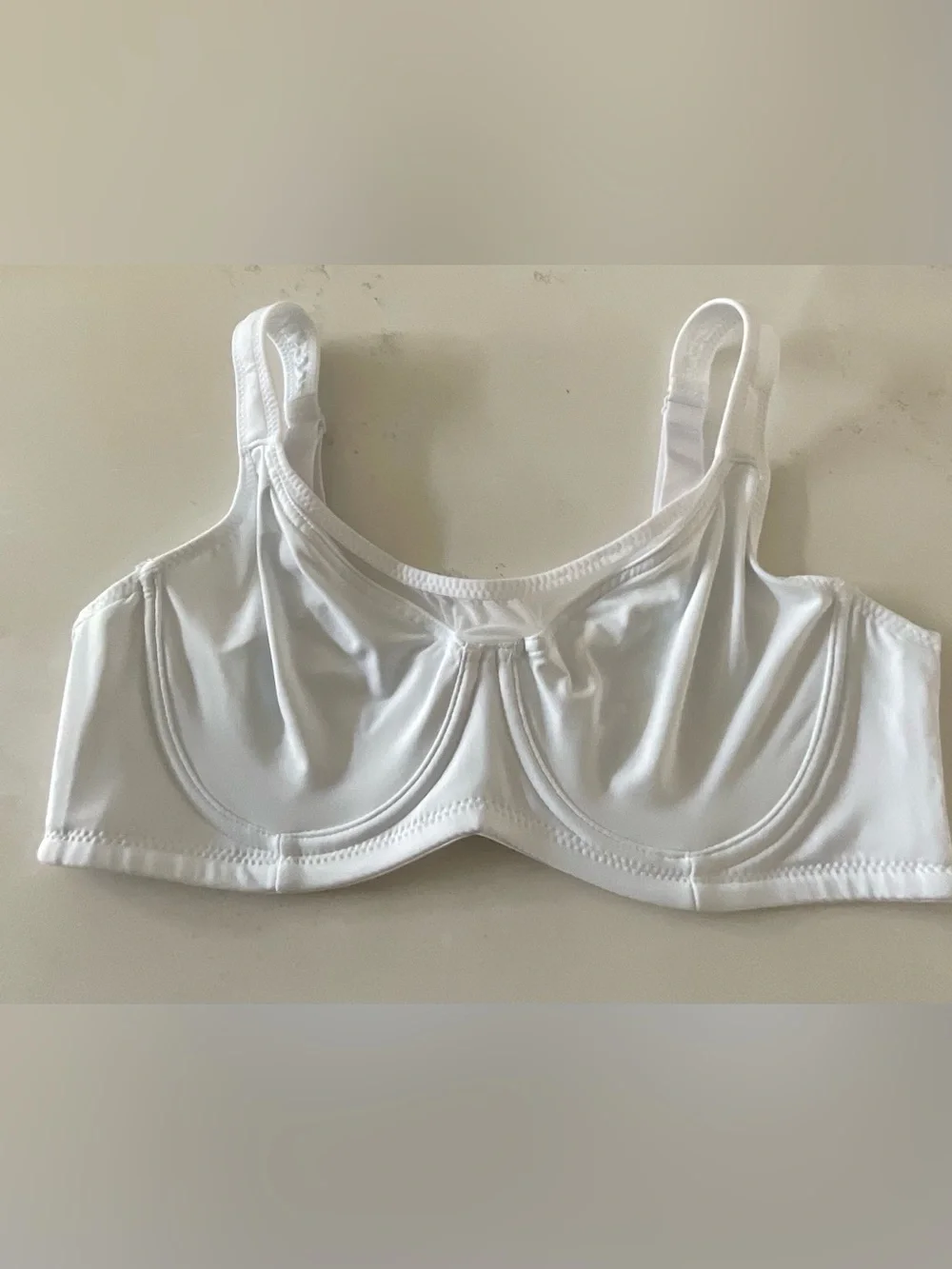 Hilaine Cool Comfort Minimizer Bra Seamless, White, Size 34C